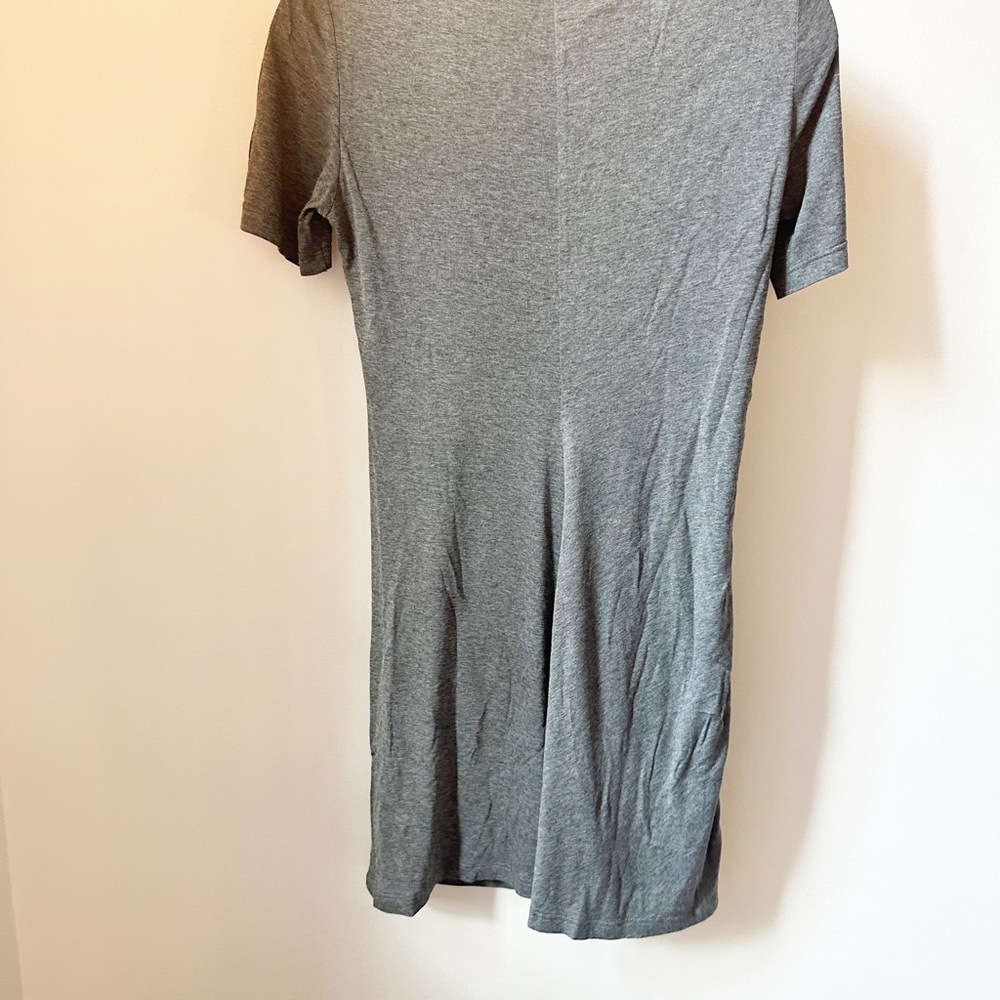 Women's A.L.C. t-shirt mini dress in grey. With ruching on side. Size XS. - Picture 3 of 3